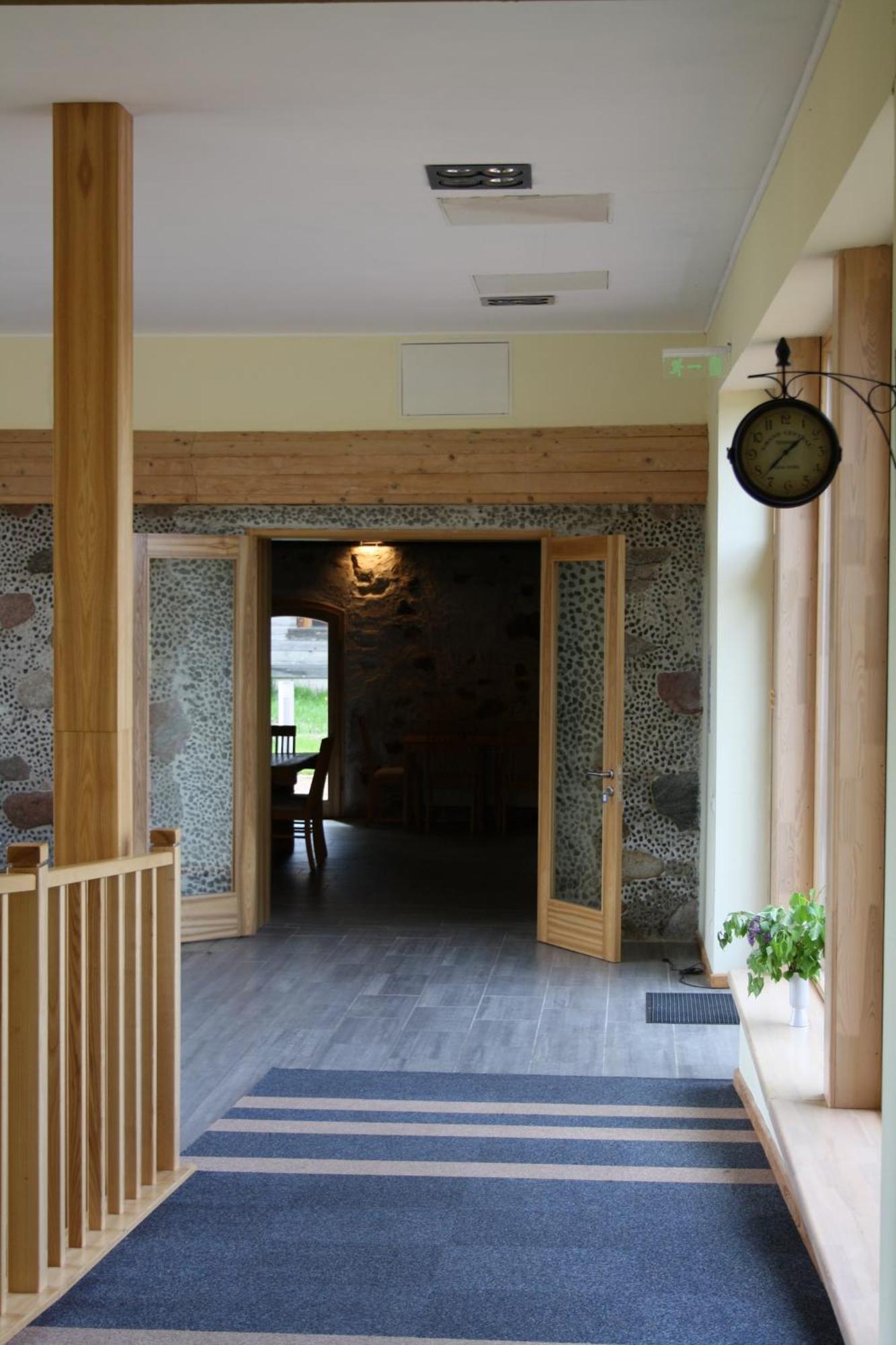Rederi Hotell Roja Exteriör bild