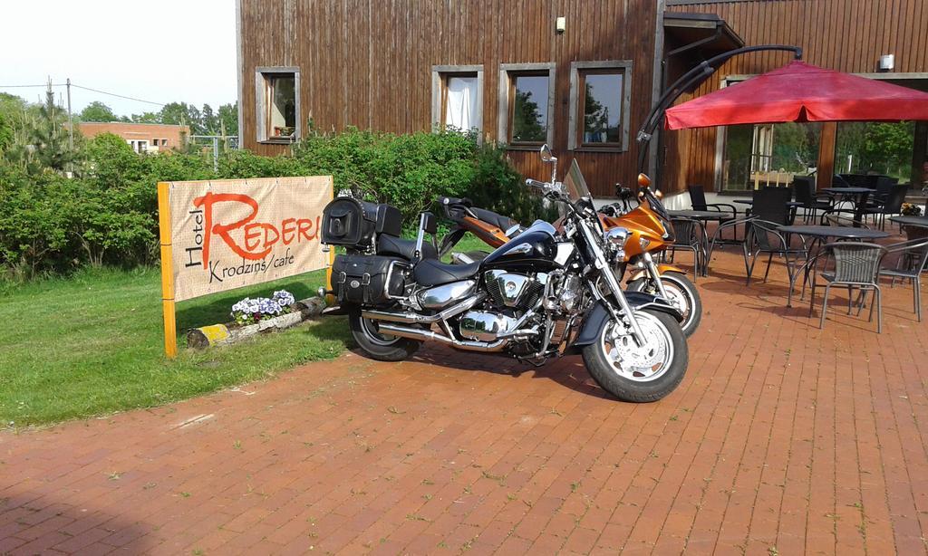Rederi Hotell Roja Exteriör bild